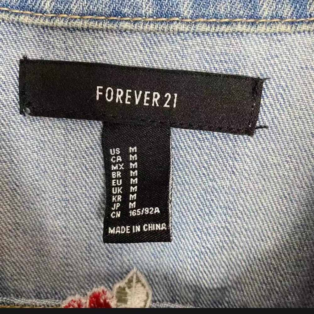 Forever 21 embroidered denim jacket - Picture 4 of 5